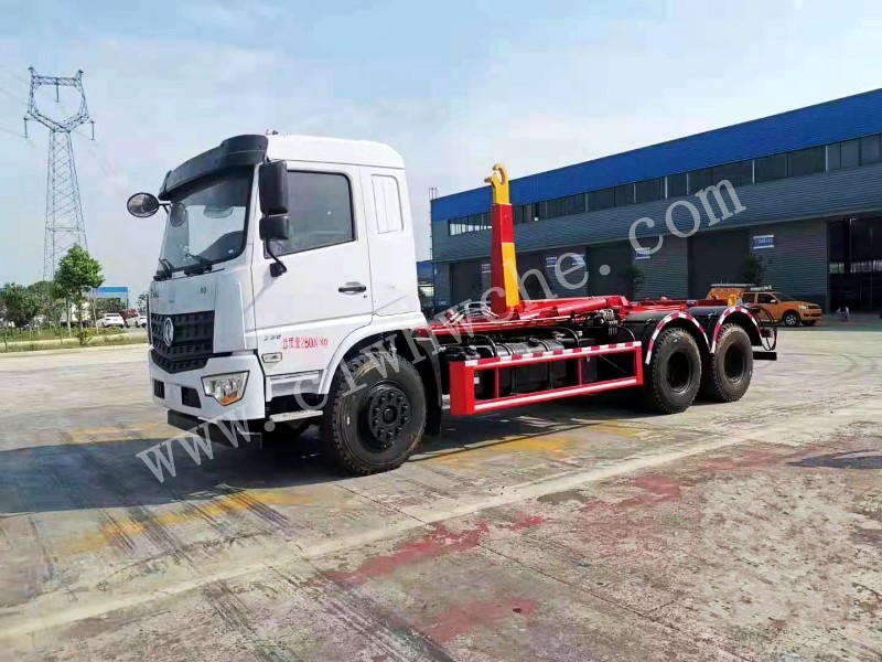 东风18吨勾臂垃圾车价格 D3后八轮勾臂垃圾车报价 厂家