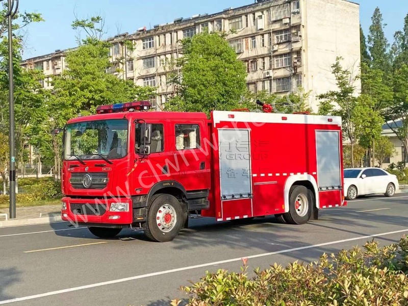 东风6吨水罐消防车