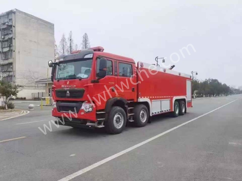 重汽豪沃25方水罐消防车（单排）
