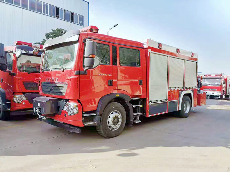 重汽豪沃抢险救援消防车