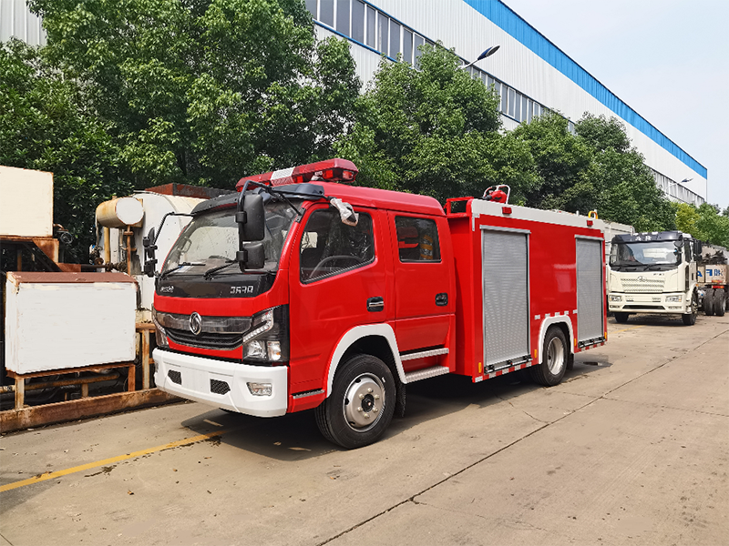 东风4吨消防洒水车