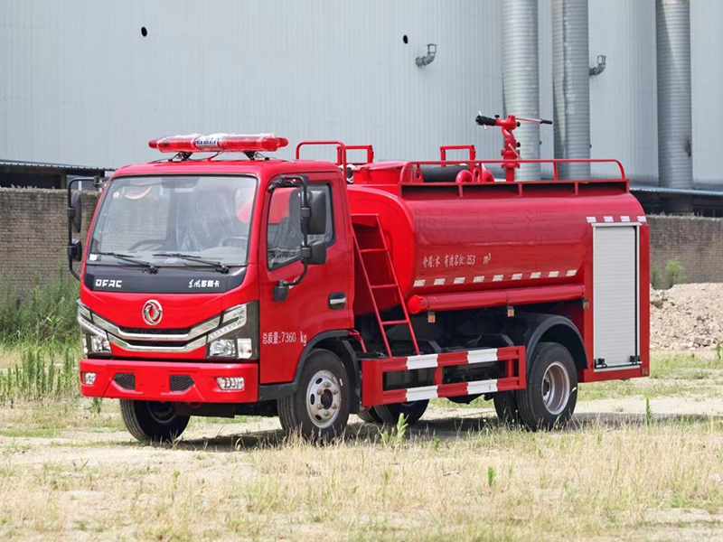 东风小多利卡3.5吨消防洒水车