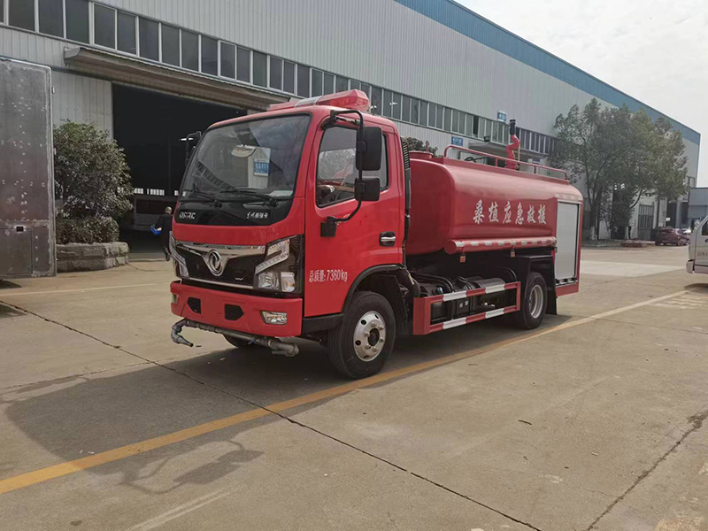 东风小多利卡单排绿化消防洒水车