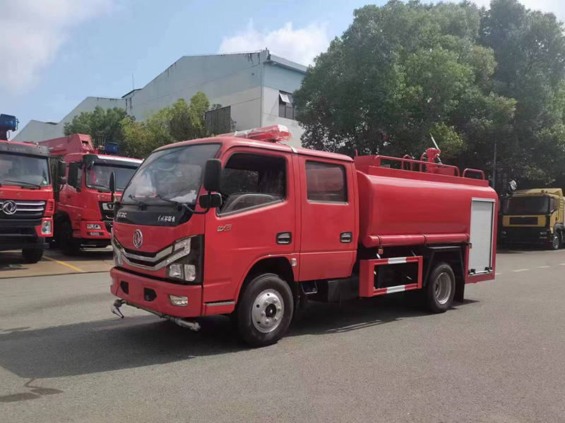 CLW5070GSSADY型东风3.5吨消防酒水车