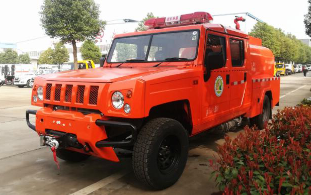森林消防洒水车